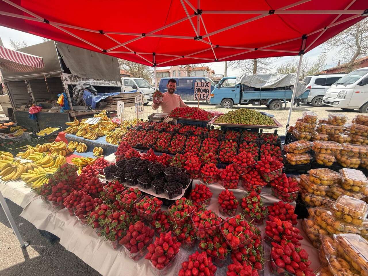 Konya pazarlarında etiket şaşkınlığı! Çoğu yarım yarım satılıyor 16